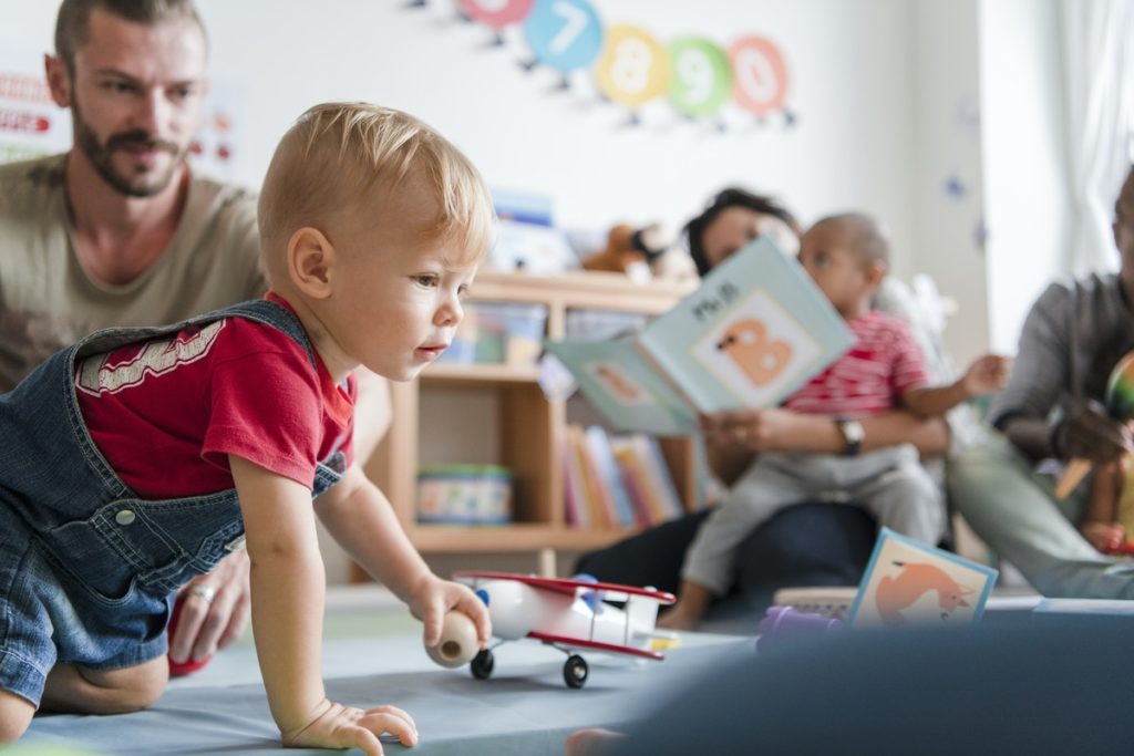 Parenting by Community: How to Create a Collaborative Parenting Atmosphere Creating Health Blog